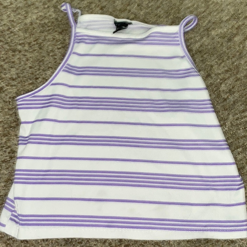 Crop top arms out tee